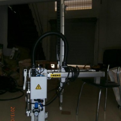 供應(yīng)650注塑機(jī)斜臂機(jī)械手