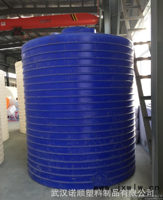 湖北10噸塑料水箱 10噸塑料水塔 pe塑料大型儲水罐 滾塑