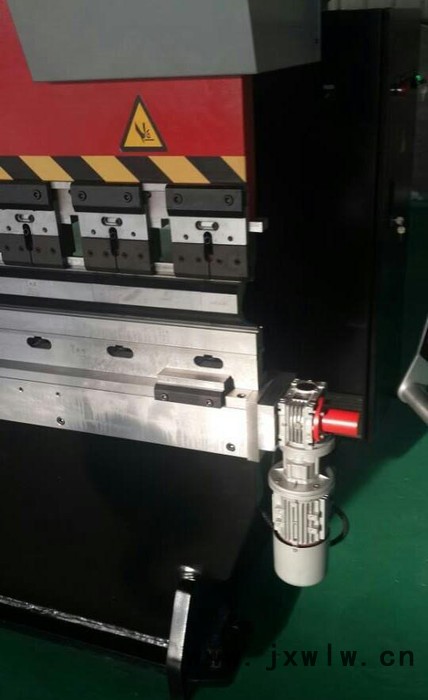 數(shù)控折彎機(jī),直銷數(shù)控折彎機(jī)【臺灣品牌統(tǒng)偉蘇州經(jīng)營部】  蘇州昆?
