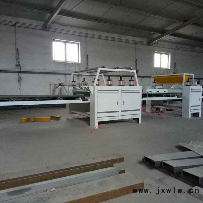 貼紙機(jī)，木紋紙貼紙機(jī)，板材覆膜機(jī)，貼紙機(jī)生產(chǎn)廠家，貼紙機(jī)價(jià)格