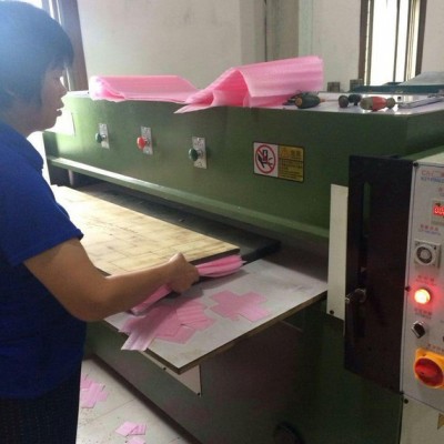 本廠裁斷機，下料機，復合機，制鞋設備等