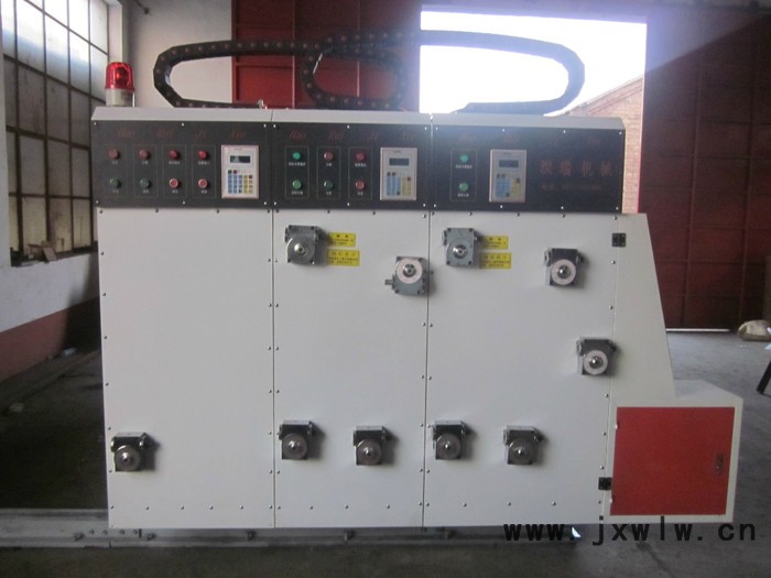 供應(yīng)**水墨印刷機(jī),各種型號的印刷機(jī),開槽機(jī)，紙箱機(jī)械
