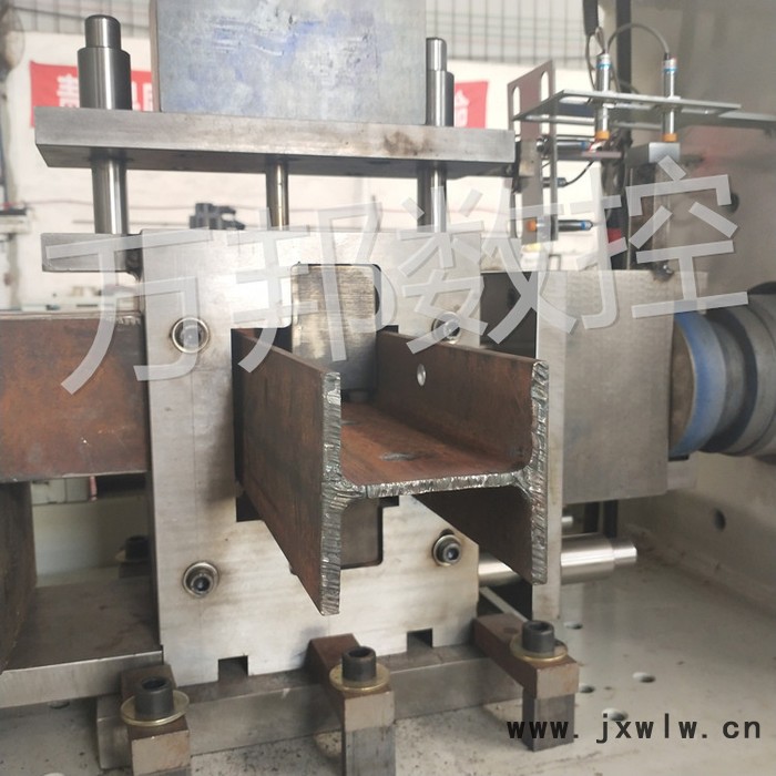 萬(wàn)邦機(jī)械H鋼數(shù)控全自動(dòng)沖孔機(jī)定制工字鋼槽鋼打孔機(jī)廠家 H鋼沖孔機(jī)