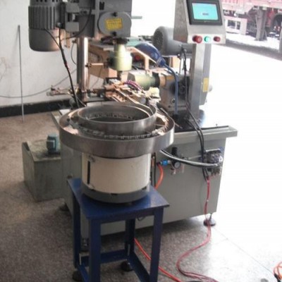 電腦自動打孔機   線路板電腦自動打孔機    超聲波自動打孔機   自動打孔機 數(shù)控  樂清南田自動化設備有限公司