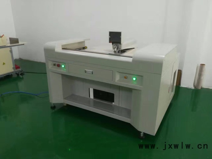 恒勝HSJ5 手機(jī)防爆膜全自動(dòng)送料機(jī)械手打孔機(jī)    鋁板省全自動(dòng)送料機(jī)械手打孔機(jī)     一人可看管3-4臺(tái)