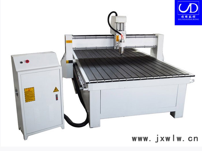 木門(mén)雕刻機(jī)  數(shù)控雕刻機(jī)  數(shù)控刻字機(jī)  鏤空刻畫(huà)機(jī) 直銷(xiāo)