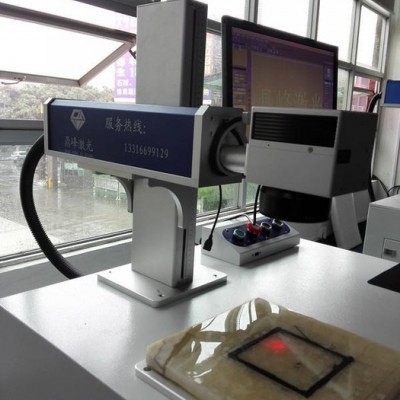 深圳公明金屬五金模具生產(chǎn)日期雕刻激光雕刻機(jī)，光纖激光打標(biāo)機(jī)
