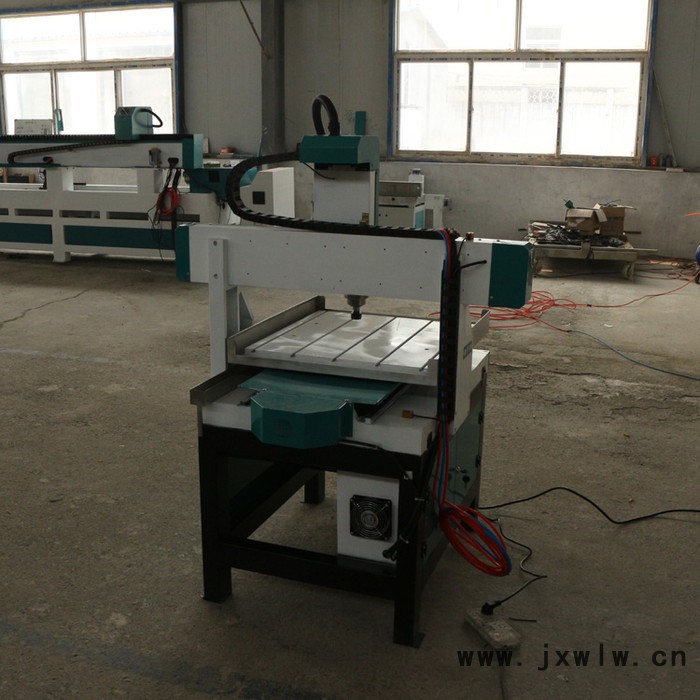 中工6060 全自動數(shù)控雕刻機 平面立體雕刻機 小型數(shù)控切割雕刻機 批發(fā)