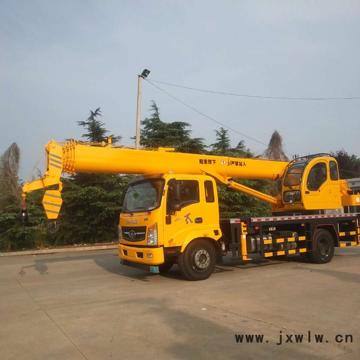 16噸汽車吊 唐駿16噸汽車吊 雙節(jié)支腿 玉柴發(fā)動機 濟寧吊車 全國售后