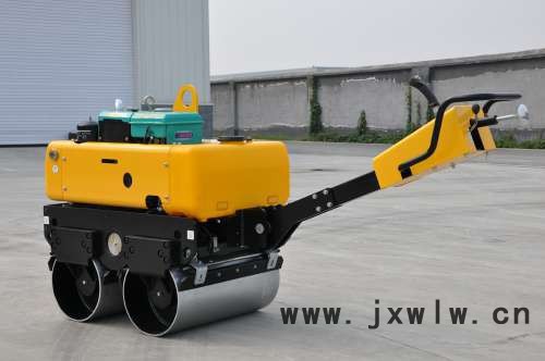 760kg柴油發(fā)動(dòng)機(jī)機(jī)械傳動(dòng)人力轉(zhuǎn)向定量液壓馬達(dá)手扶雙鋼輪壓路機(jī)路得威廠家品牌直銷
