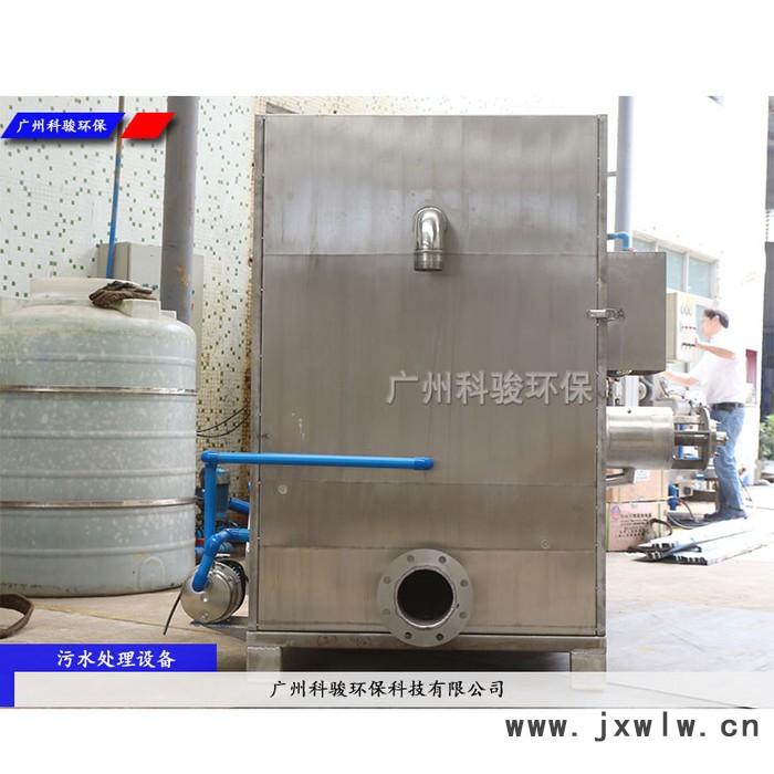 pet廢塑料污水處理設(shè)備,固液分離設(shè)備