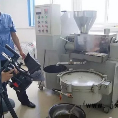 小型手動榨油機(jī)  全自動智能榨油機(jī)  榨油機(jī)過濾設(shè)備  商用小型榨油機(jī)  新型多功能榨油機(jī)價格
